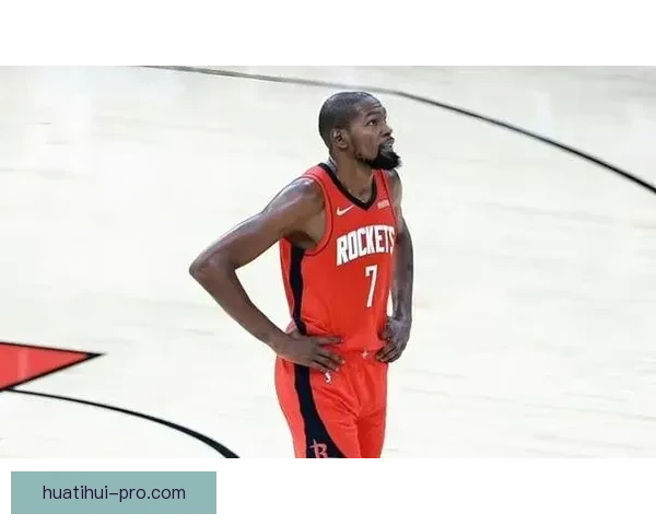 杜兰特末节与队友畅聊大笑轻松终结老鹰11连胜贡献25分6篮板