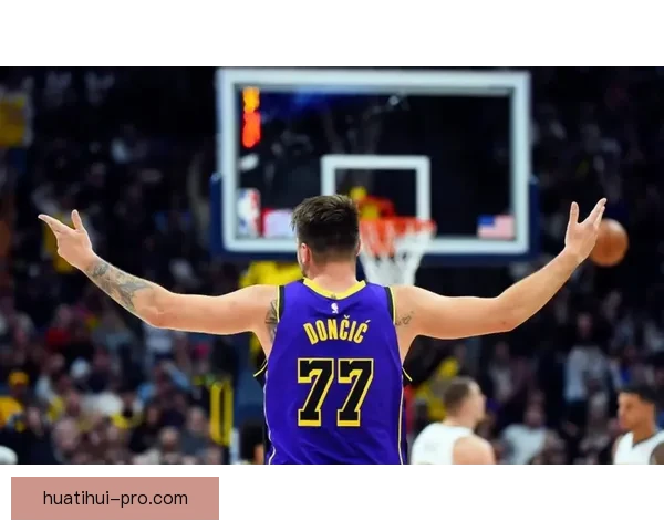 雷迪克：对阵雷霆锻炼季后赛心态斯马特预计周一复出