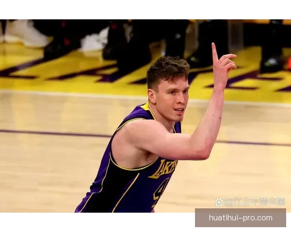 南湾湖人大胜毒蛇挺进西决 克内克特砍下24分13篮板成胜负关键